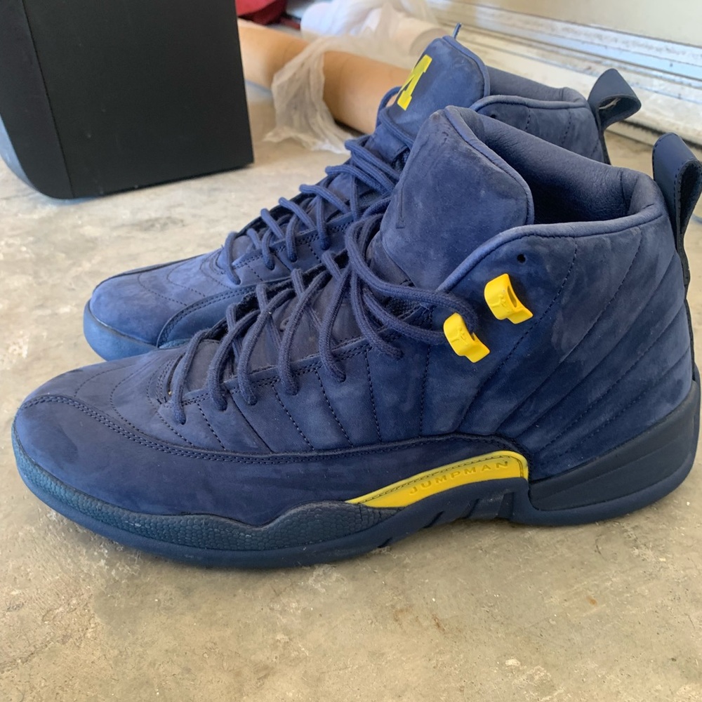 Jordan 12 retro University of Michigan special edition sz 14